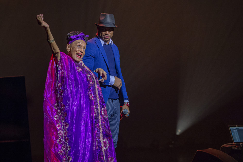 Omara Portuondo, Photo by Victor Diaz Lamich