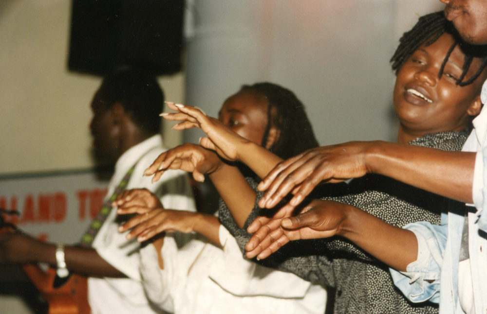 Tuku in Harare (Eyre, 2001)