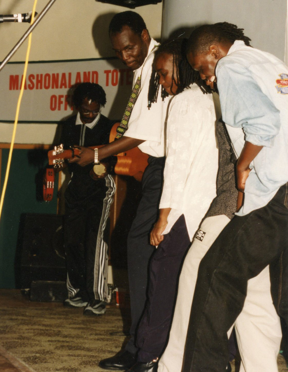 Tuku in Harare (Eyre, 2001)