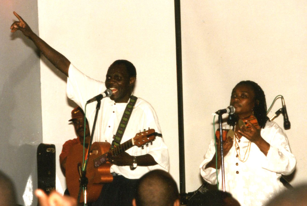 Tuku in Harare (Eyre, 2001)