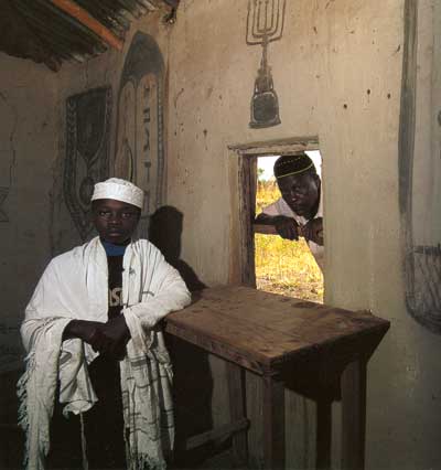 JU-abayudayaFather+son_Nyamanyoni