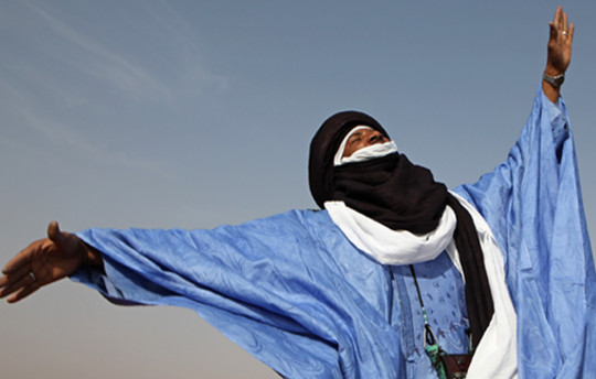 Alhousseini Anivolla: Niger Desert Blues Goes Solo