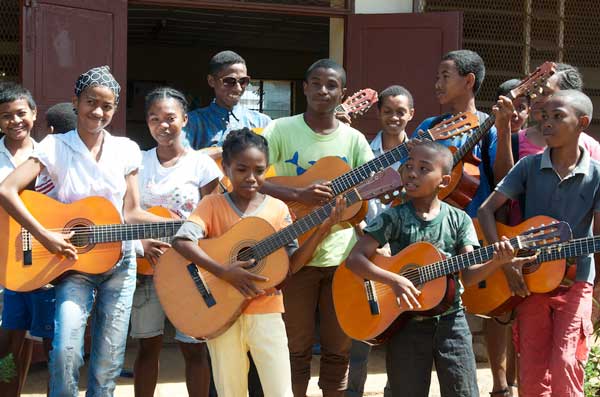 Kids with guitars at Zomare music school