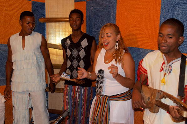 Angela and Mangaliba group at Rajery's studio in Tana (Eyre 2014)