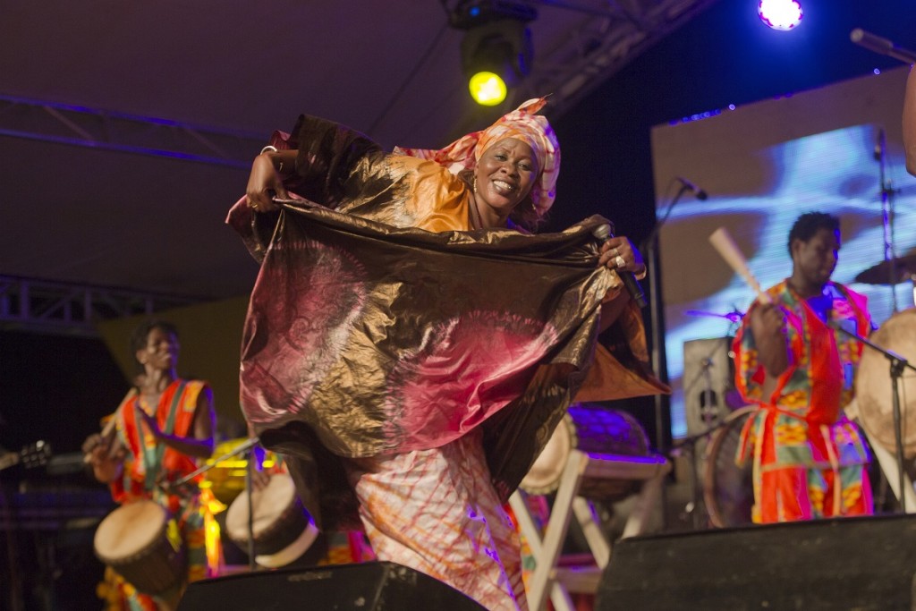 Mamou Kone, a Malian griot performing with Baba Toure and Bendia at Masa. Bendia, based in Abidjan, drew on the multitude of ethnicites in its present in the city.