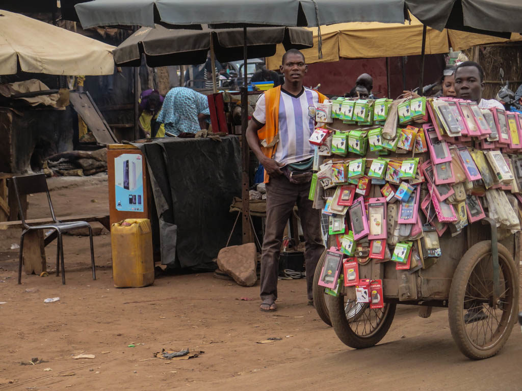 Bamako street vendors (Eyre 2016)