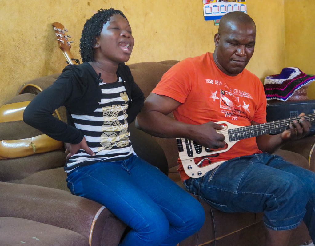 Ami Diabate and her father Lassi Diabate (Eyre 2016)