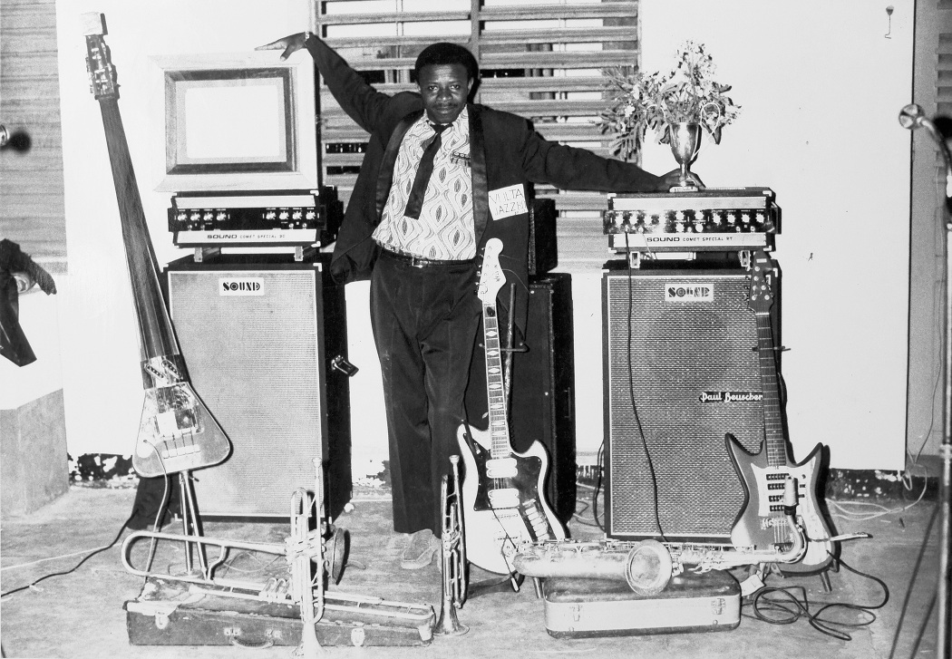 Idrissa Koné and instruments (Sanlé)