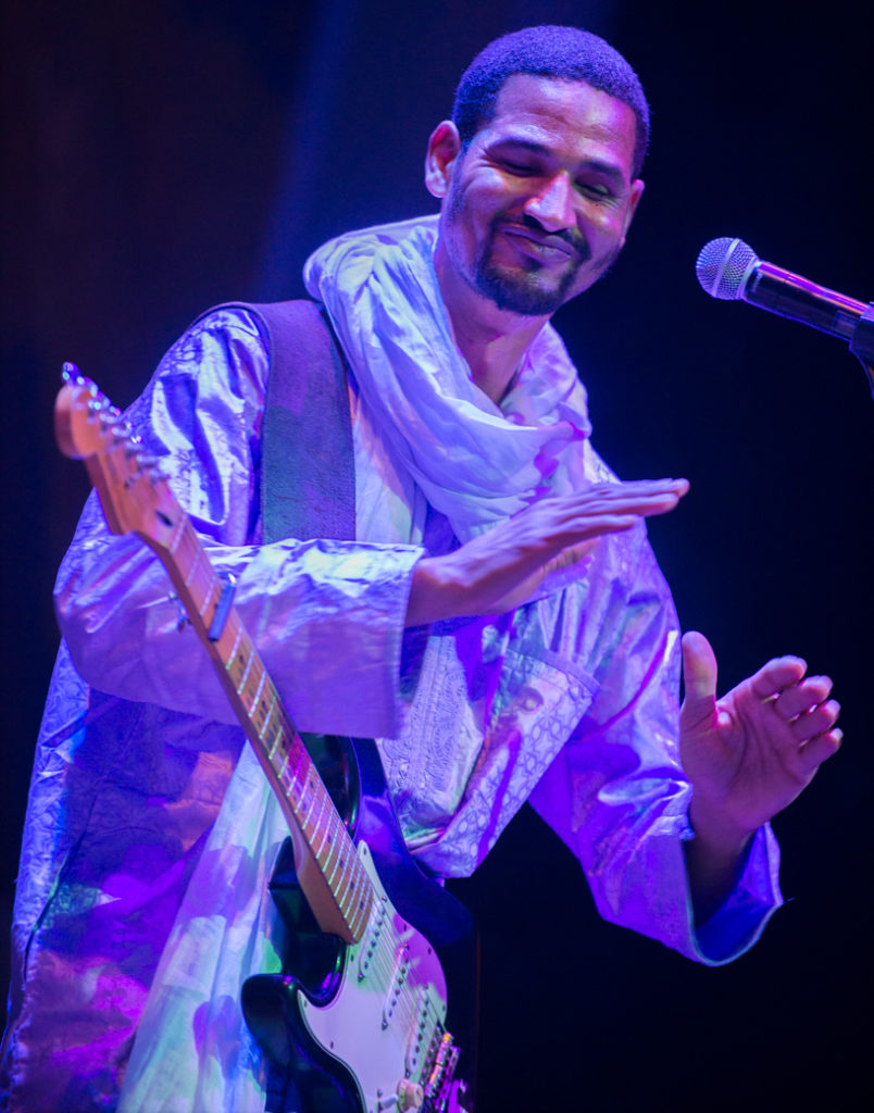 Mdou dancing takamba at the Lincoln Center Atrium (Eyre 2017)